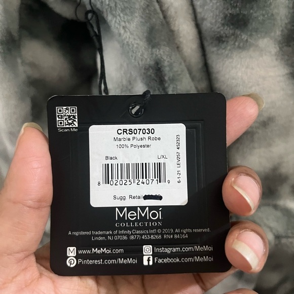 MeMoi Plush Hooded Robes - Picture 7 of 7